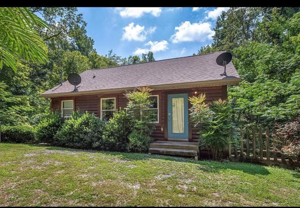 Smokey Mountain Retreat, Hot Tub, Game Room, Sleeps 8! 蓋特林堡 外观 照片