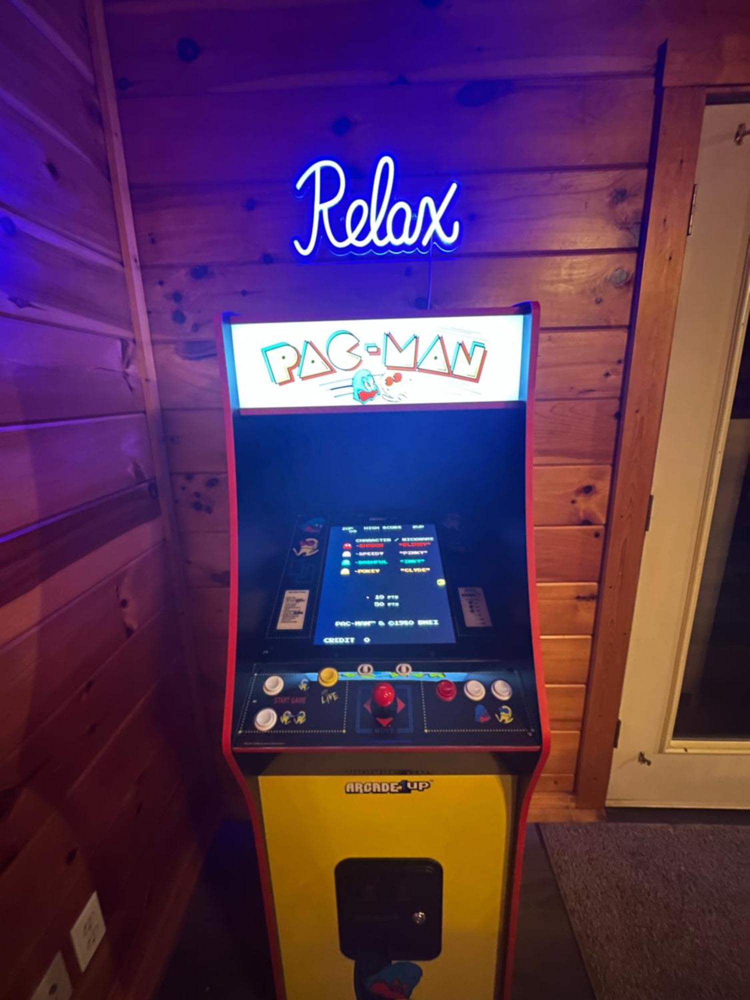 Smokey Mountain Retreat, Hot Tub, Game Room, Sleeps 8! 蓋特林堡 外观 照片